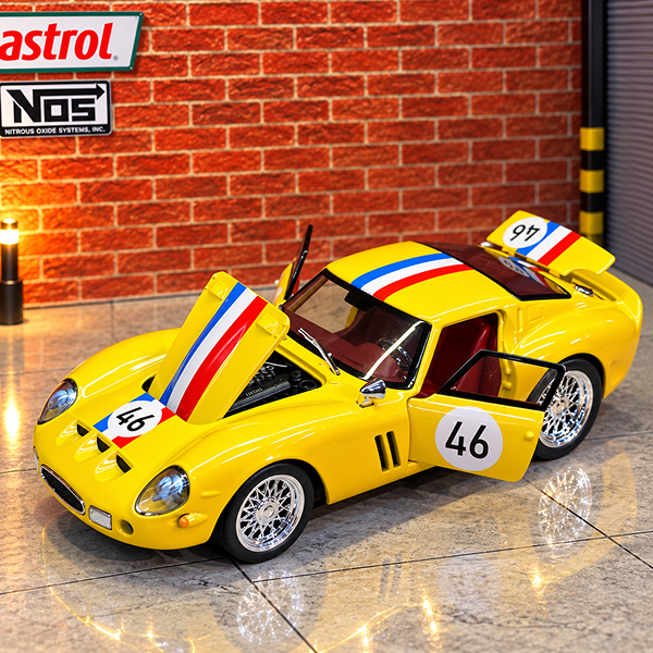 1964 Ferrari 250 GTO Die-Cast Model 1:32 Scale – Iconic Collector Edition — product image 11