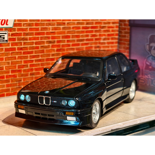 BMW E30 Stock 1:24 Scale Premium Detailing