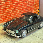 Mercedes-Benz 300 SL Gullwing Die-Cast Model 1:32 Scale – Vintage Collectible — product image 3