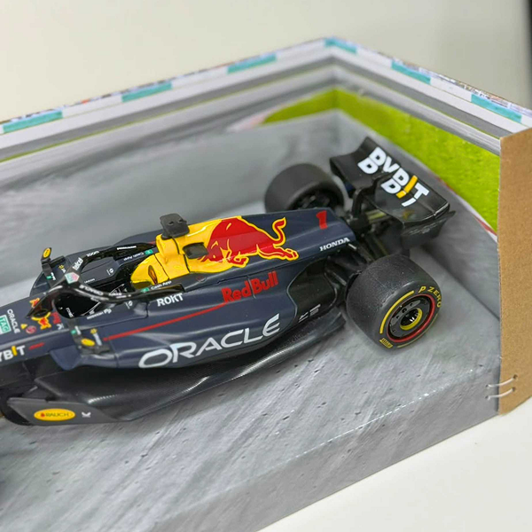 Rastar Oracle Red Bull Racing RB19 Formula 1 Die-Cast Model Car 1:24 Scale